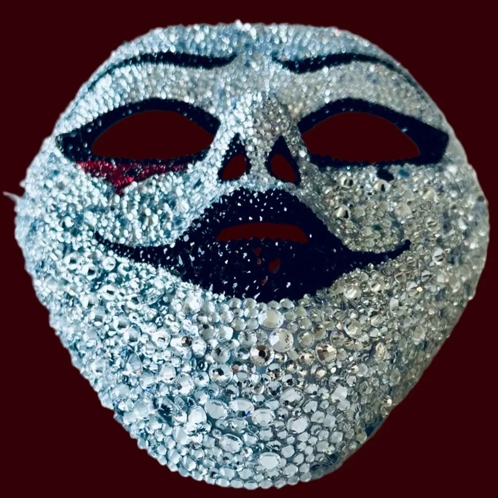 Mask nwot halloween